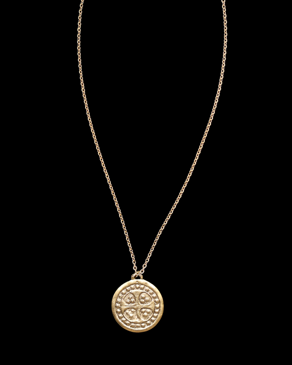 Detailed Cross Single Medallion