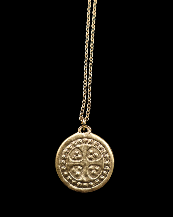 Detailed Cross Single Medallion